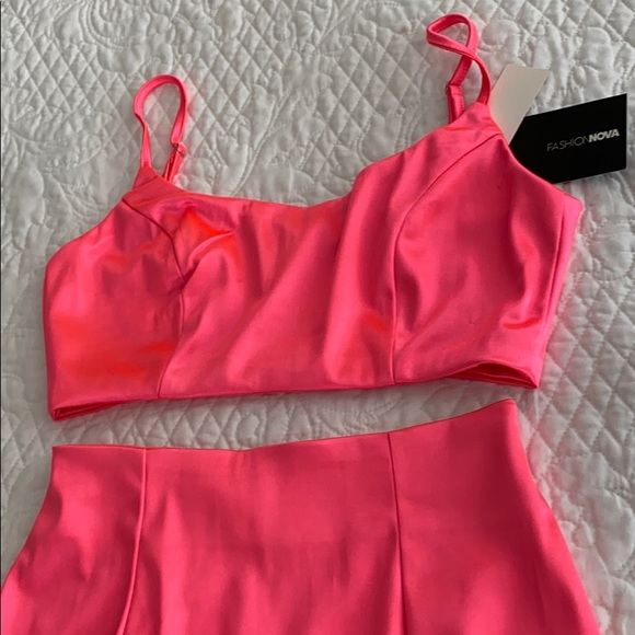 Brand New Fashion Nova Neon Pink Set - Picture 2 of 8